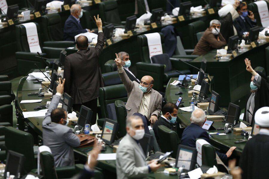 طرح جدید مجلس برای مجازات اظهار نظر افراد مشهور پیش از مقامات رسمی؛ ۱۰ تا ۱۵ سال حبس، جزای نقدی و ۵ تا ۱۰ سال محرومیت از حقوق اجتماعی