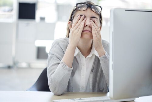خستگی چشم را به سادگی برطرف کنید