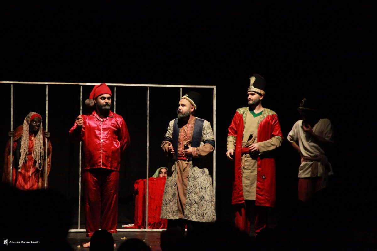 گزارش تصویری اجرای نمایش شیرهای خان بابا سلطنه در رشت