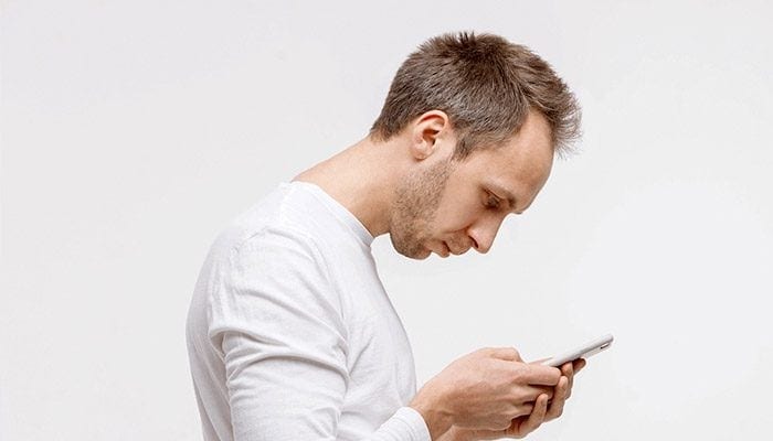 دلایل قوز کمر چیست؟
