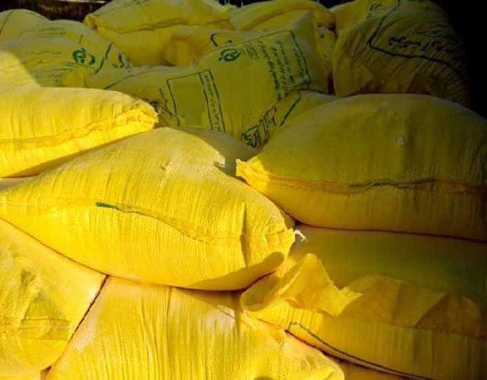 توقیف محوله 2 تنی آرد قاچاق در رحیم آباد
