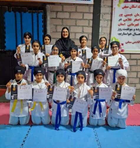 کسب مدال دختران کاراته کار املشی در مسابقات کاراته قهرمانی کشور سبک شوتوکانSKI - کسب مدال دختران کاراته کار املشی در مسابقات کاراته قهرمانی کشور سبک شوتوکانSKI - املش