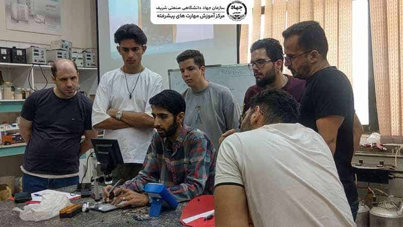 چگونه یک تعمیرکار موبایل حرفه‌ای شویم؟ راهنمای کامل شروع از صفر تا صد – جهاد دانشگاهی صنعتی شریف