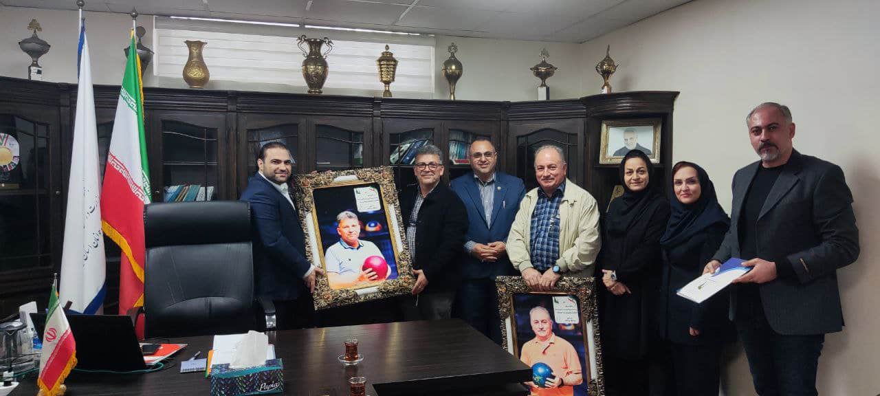تجلیل از پیشکسوتان و ارکان بولینگ گیلان توسط معاونت محترم توسعه ورزشهای قهرمانی اداره کل ورزش و جوانان گیلان