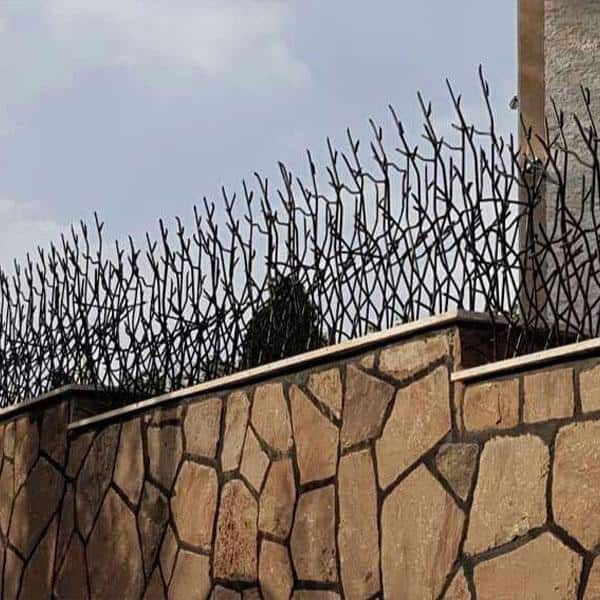 اهمیت استفاده از حفاظ شاخ گوزنی برای ساختمان‌ها و ویلاها: امنیتی زیبا برای آرامش