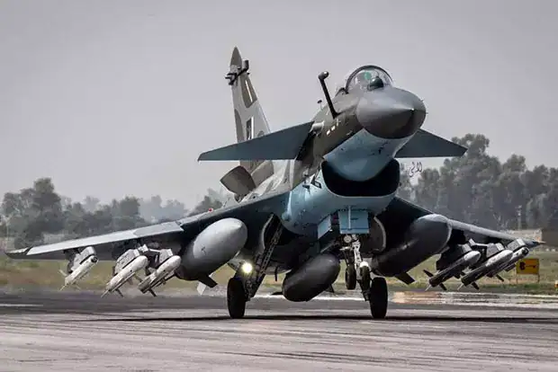 جنگنده J 10C - خرید جنگنده‌های J-10C و سامانه پدافندی HQ-9 چین توسط ایران - ایران