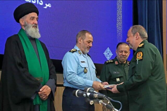 3si637pa2d7k - جانشین جدید وزیر دفاع منصوب شد - جانشین