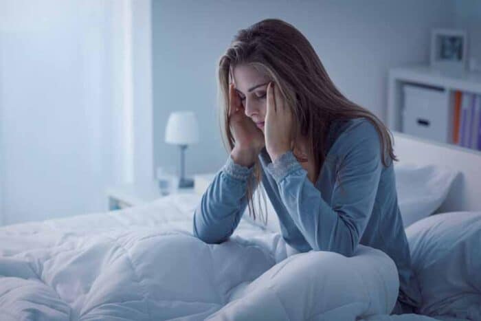 کم خوابی - چرا خواب کافی مهم‌تر از آن چیزی است که فکر می‌کنیم؟ تأثیر کم‌خوابی بر بدن و ذهن - افزایش انرژی